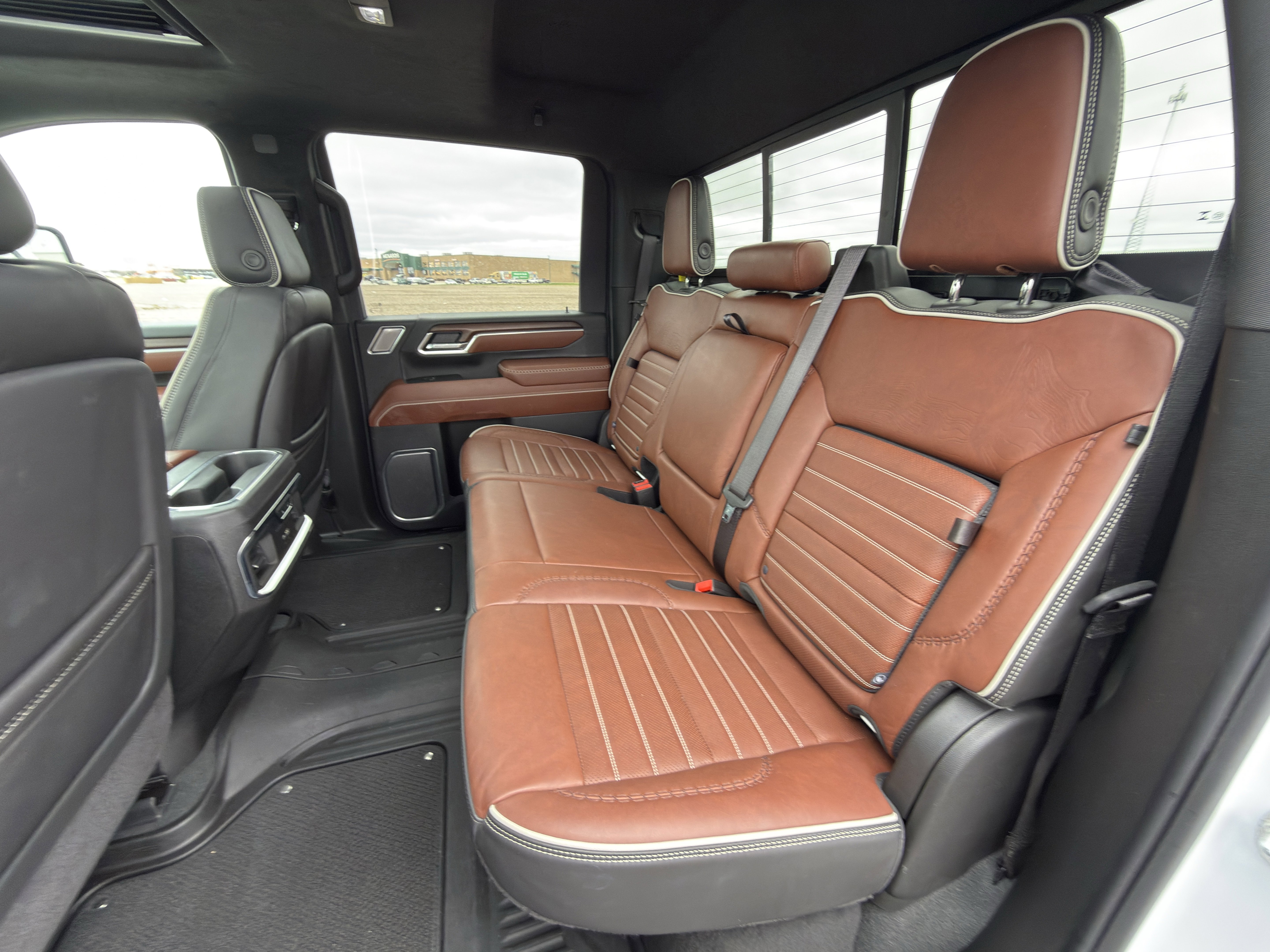 Used 2025 GMC Sierra 2500 Denali Ultimate image 16