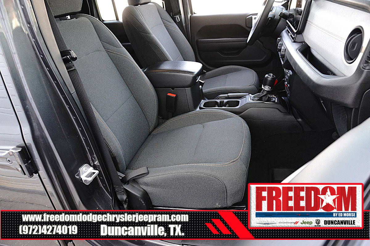 Used 2024 Jeep Gladiator Sport AWD/4WD image 15