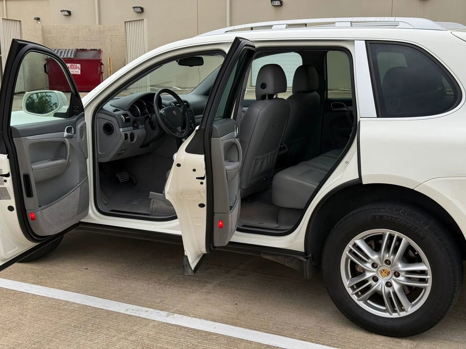 Used 2009 Porsche Cayenne S AWD/4WD image 9