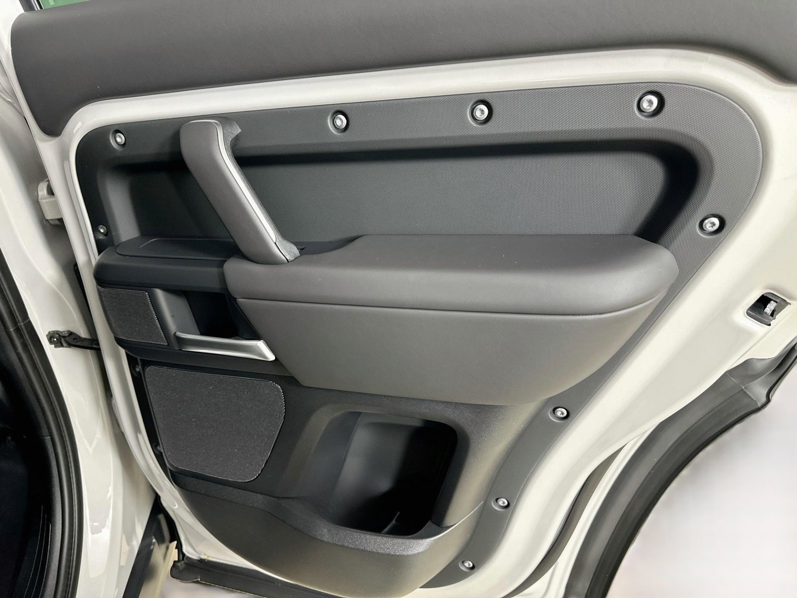 New 2026 Land Rover Defender 110 X-Dynamic SE AWD/4WD image 41