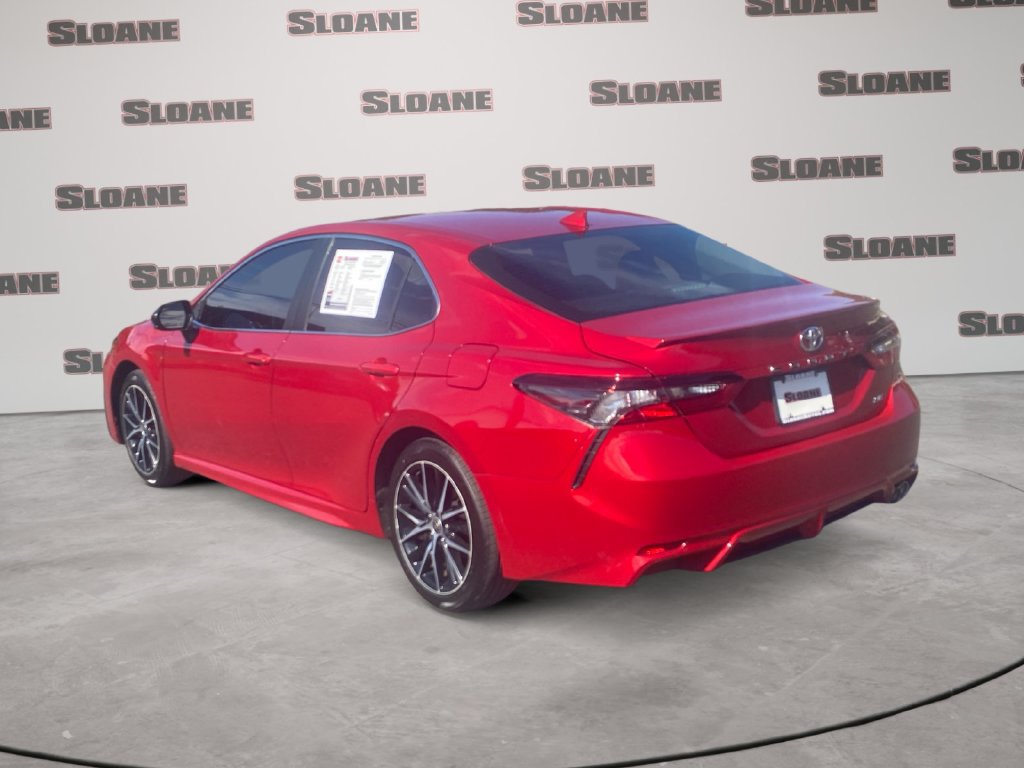 Used 2021 Toyota Camry SE FWD image 3