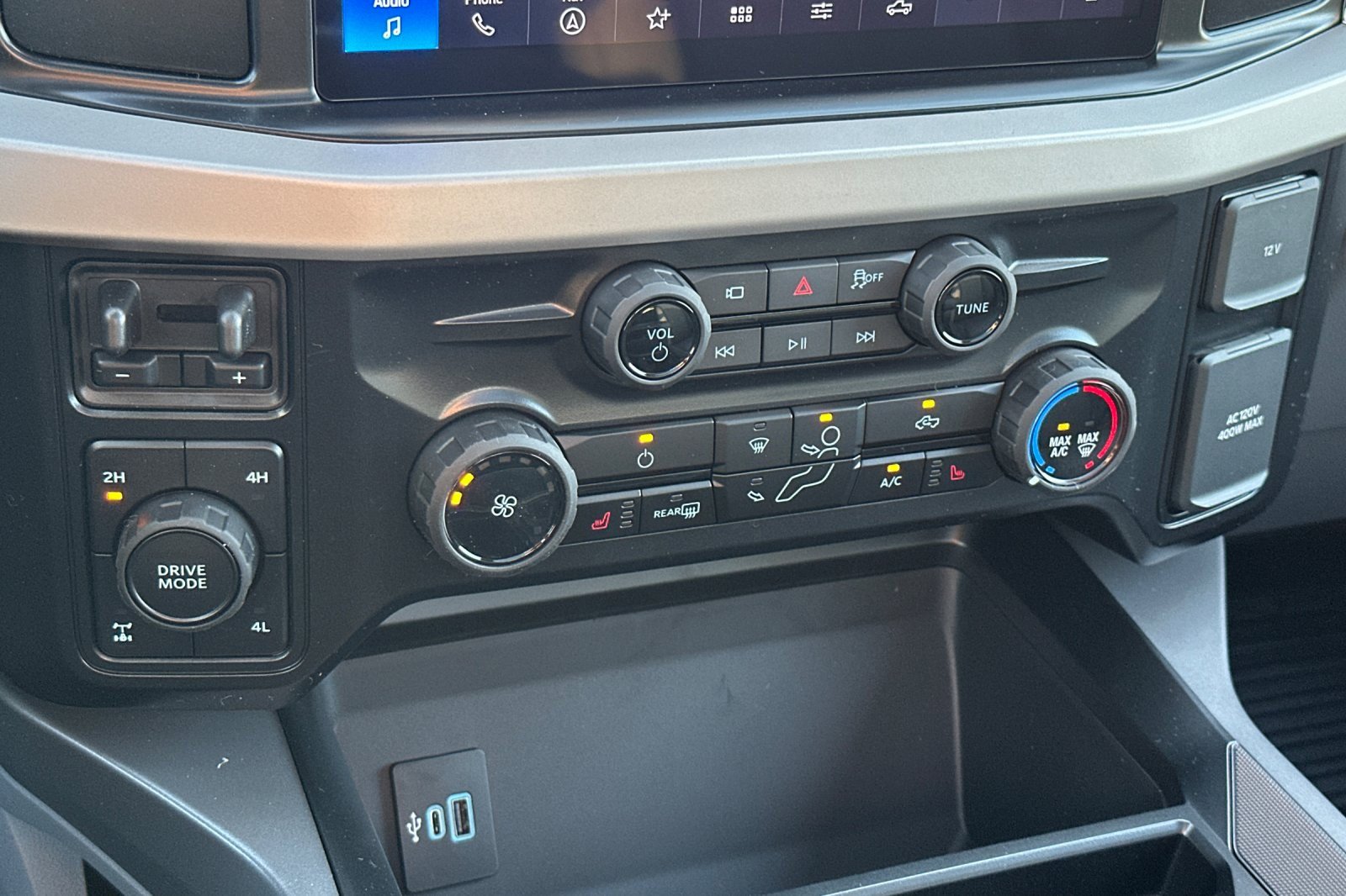 New 2026 Ford F250 XLT w/ XLT Premium Package image 18