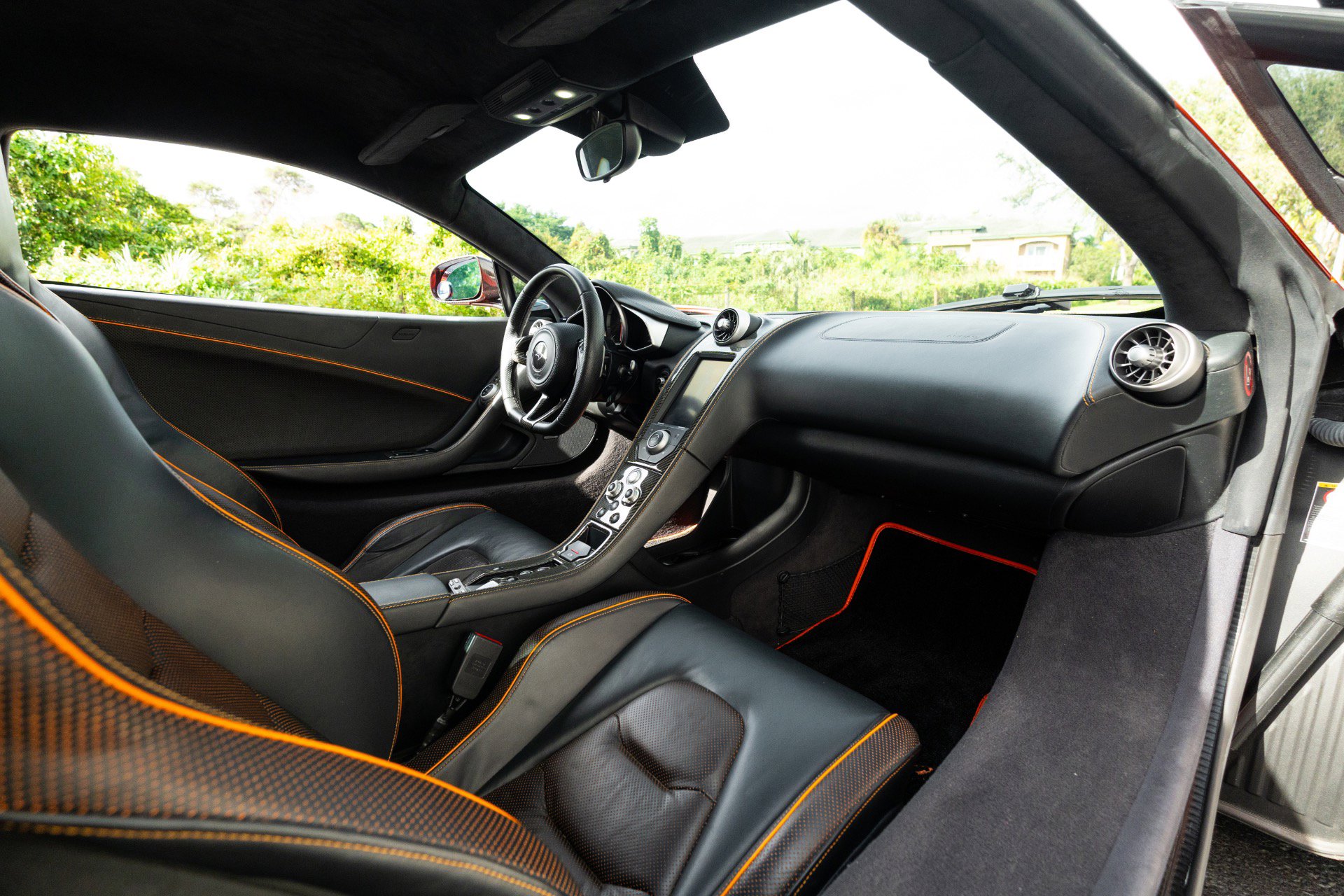 Used 2013 McLaren MP4-12C image 54