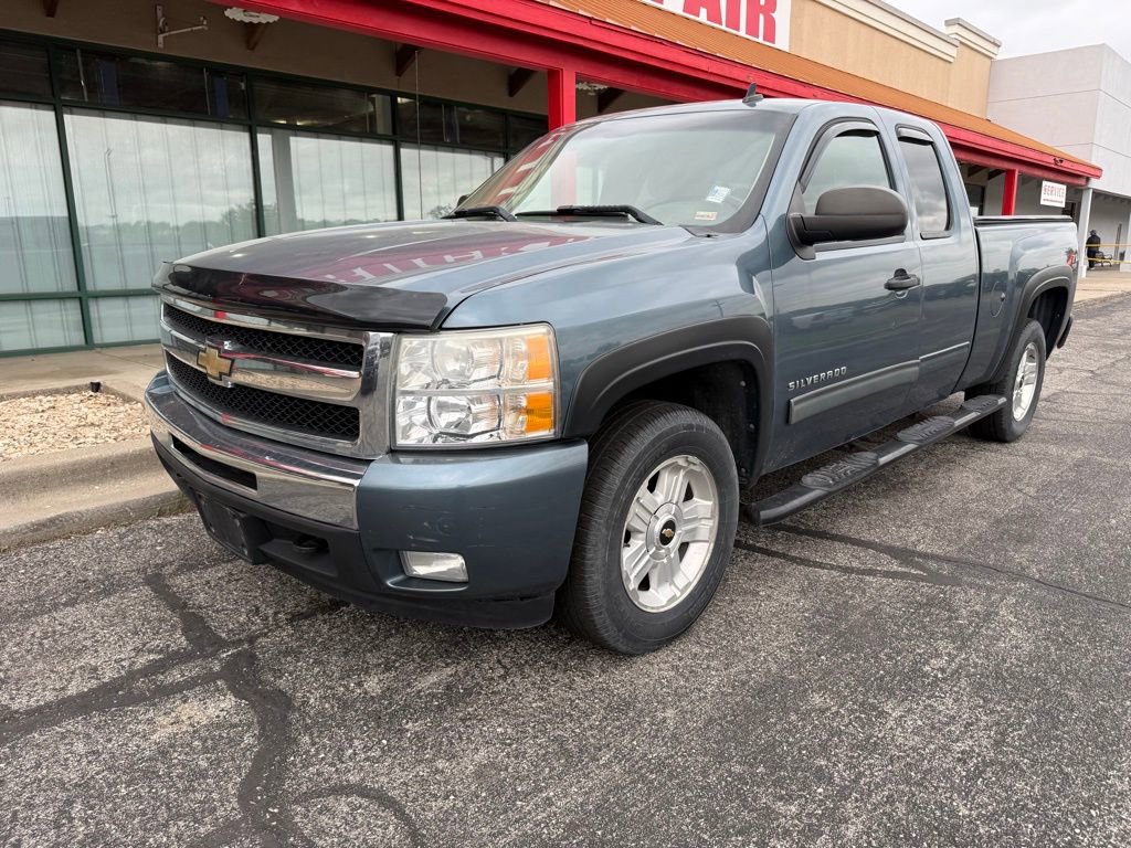 Used 2011 Chevrolet Silverado 1500 LT w/ All-Star Edition AWD/4WD image 2