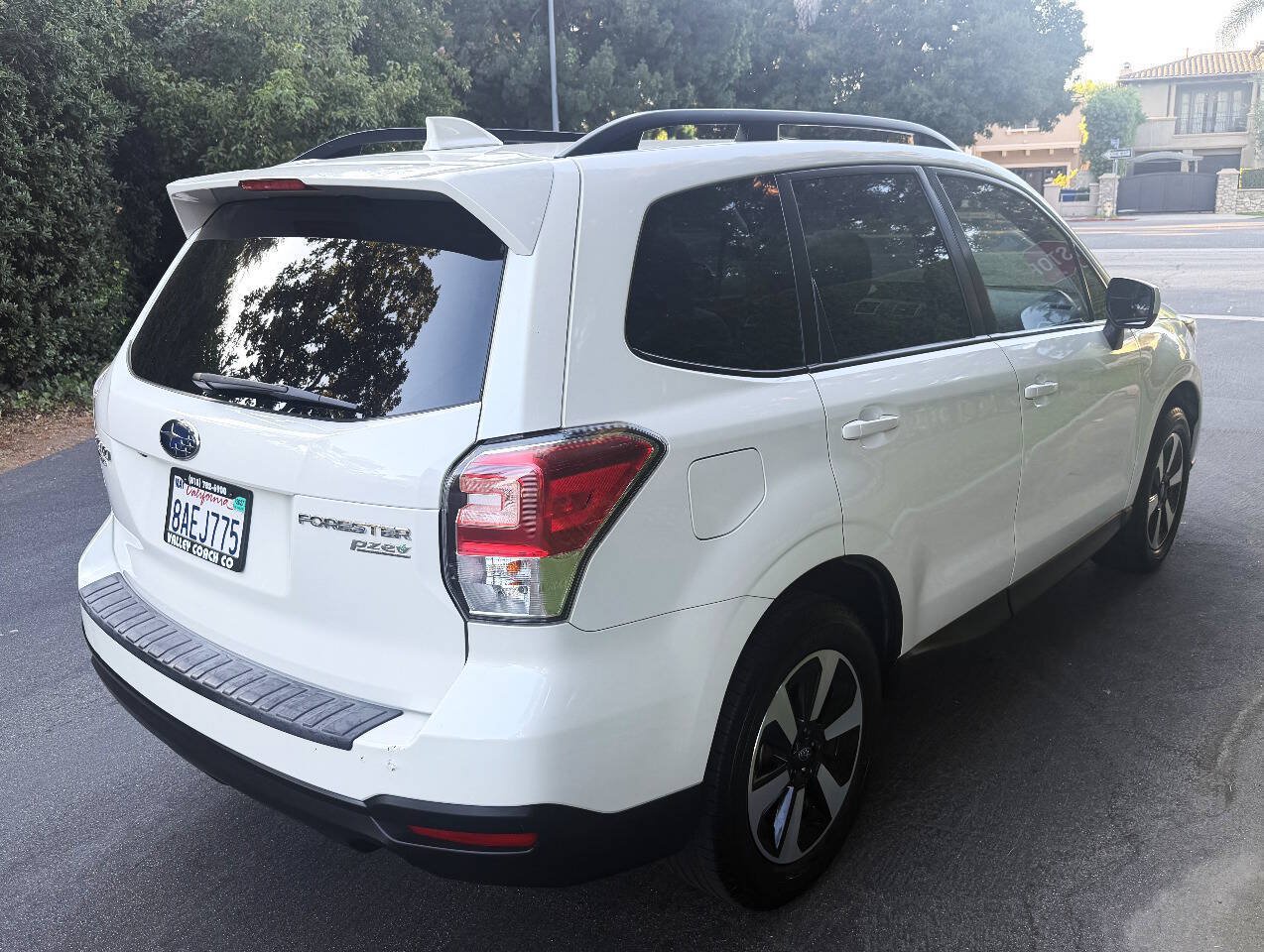 Used 2017 Subaru Forester 2.5i Premium AWD/4WD image 7