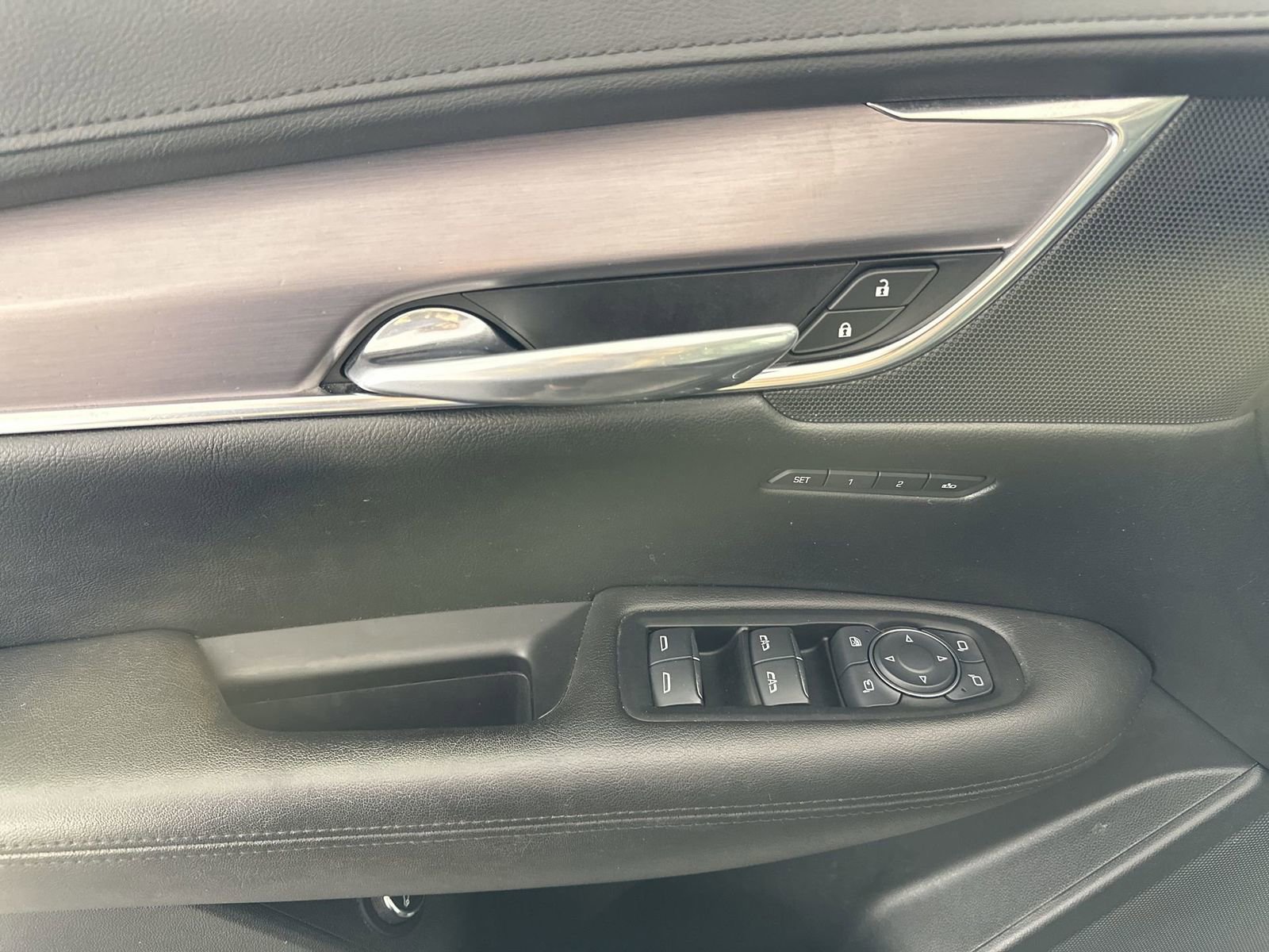 Used 2017 Cadillac XT5 Luxury w/ Driver Awareness Package image 17