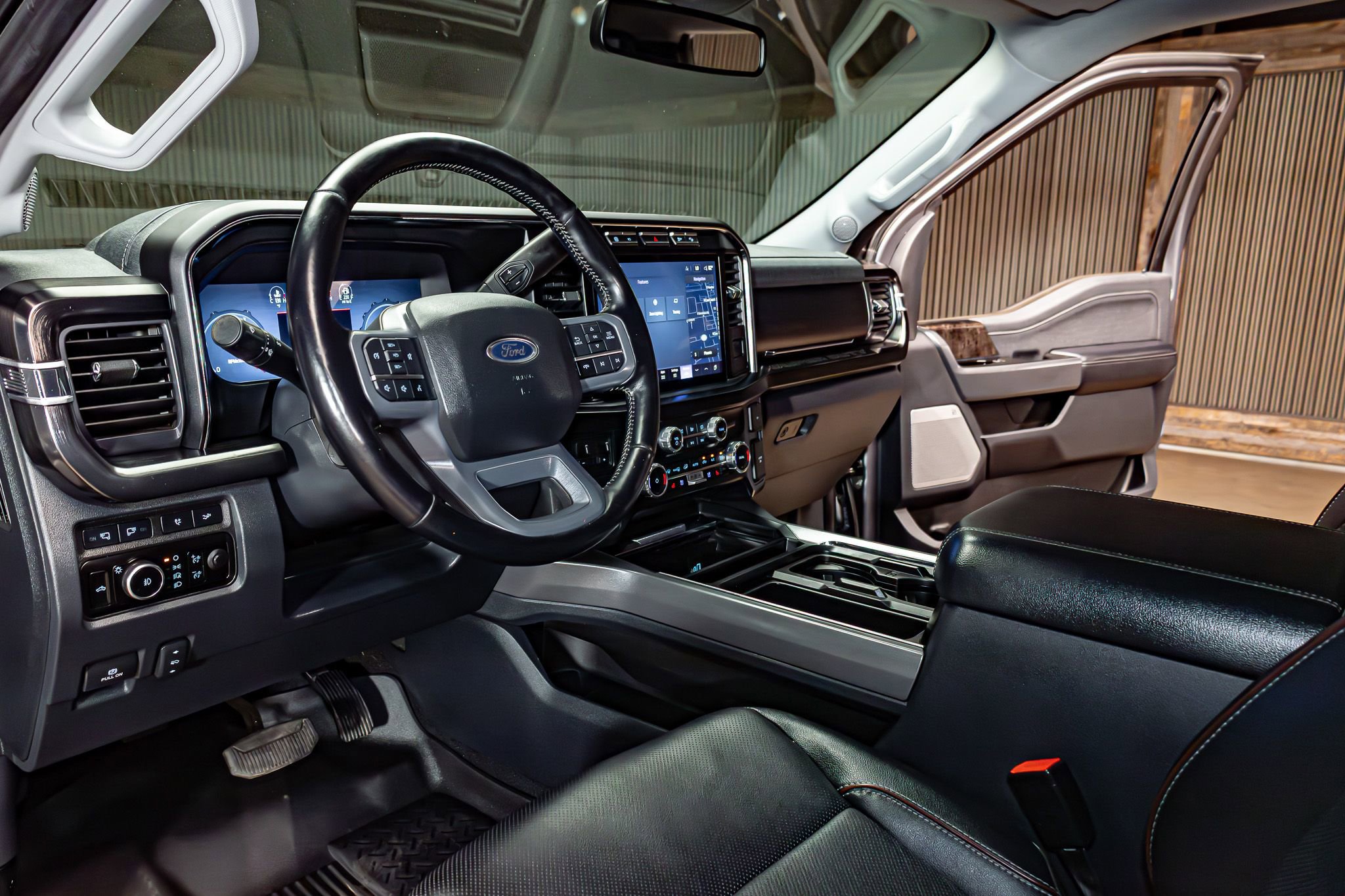 Used 2023 Ford F350 Lariat w/ FX4 Off-Road Package AWD/4WD image 17