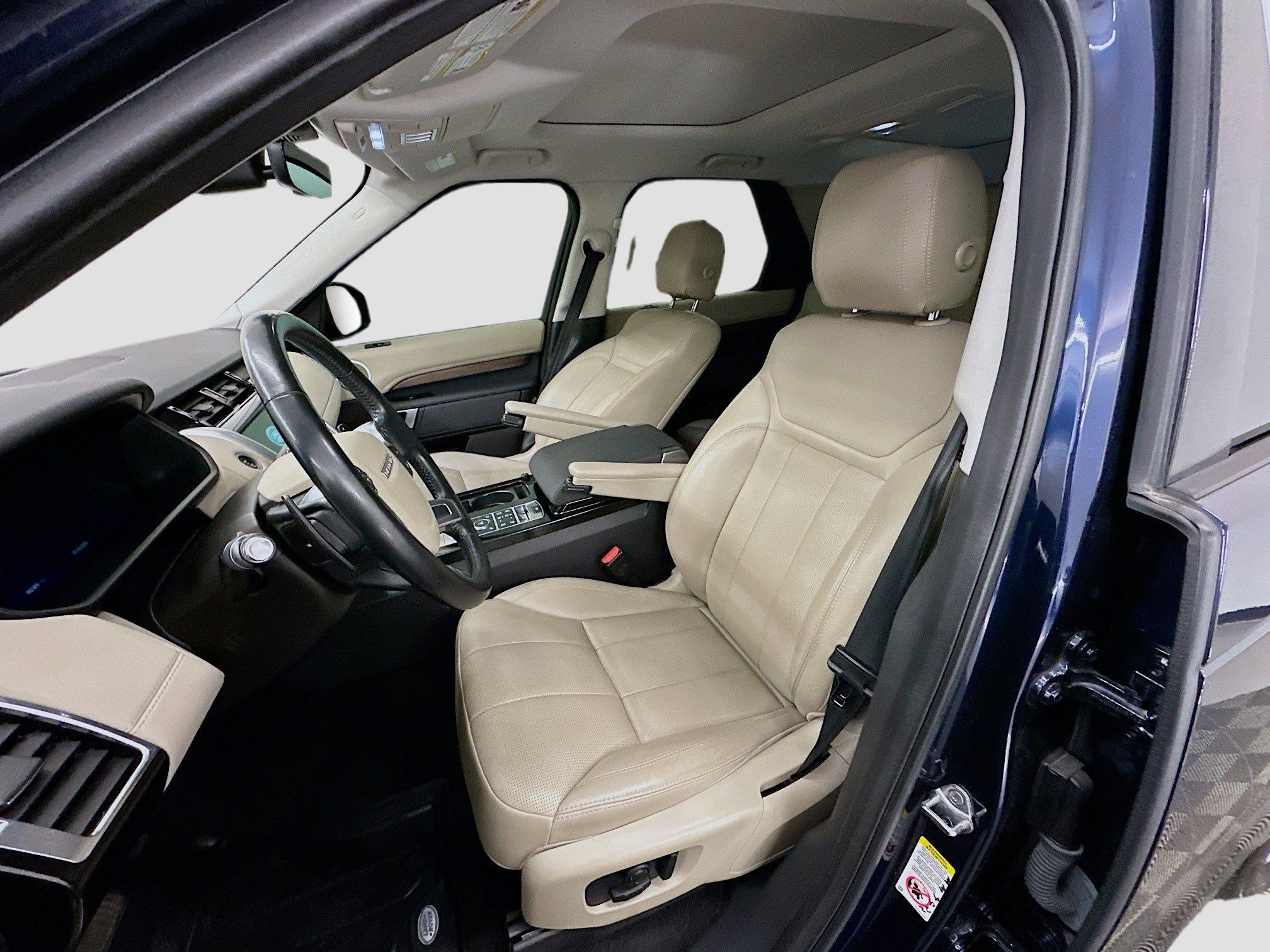 Used 2018 Land Rover Discovery HSE AWD/4WD image 4