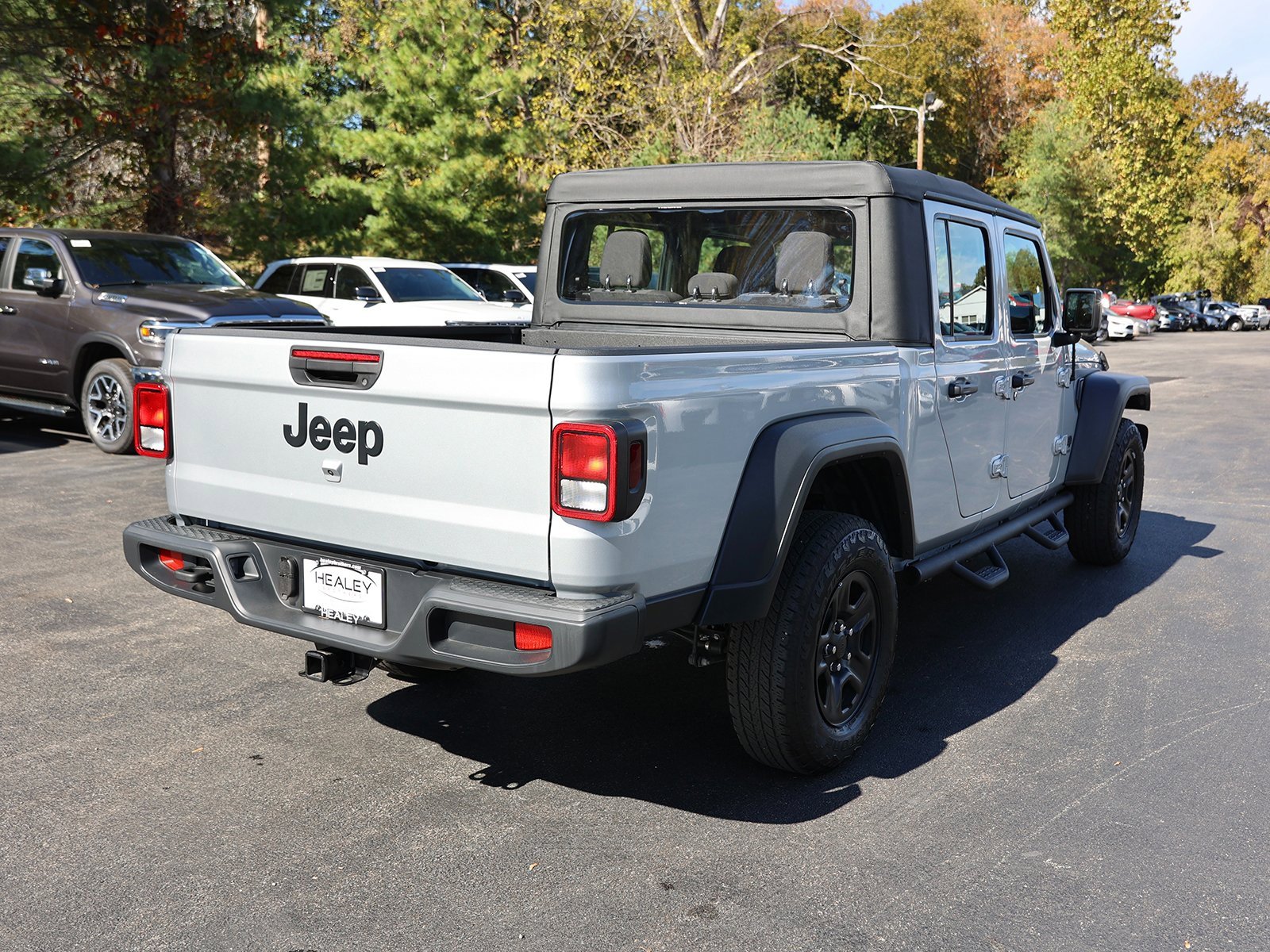 Used 2023 Jeep Gladiator Sport w/ Trailer Tow Package image 7
