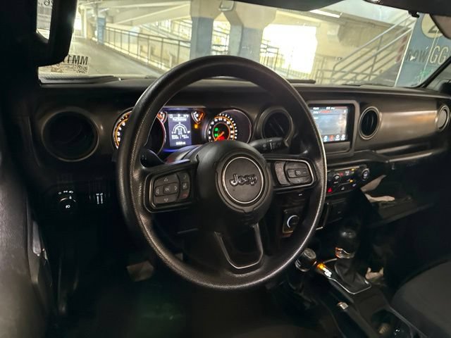 Used 2022 Jeep Wrangler Unlimited Sport AWD/4WD image 6
