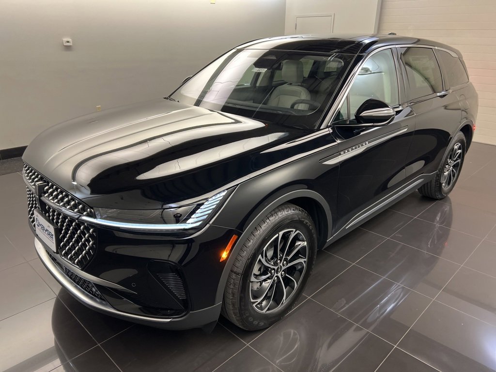 Used 2026 Lincoln Nautilus Premier w/ Equipment Group 102A image 3