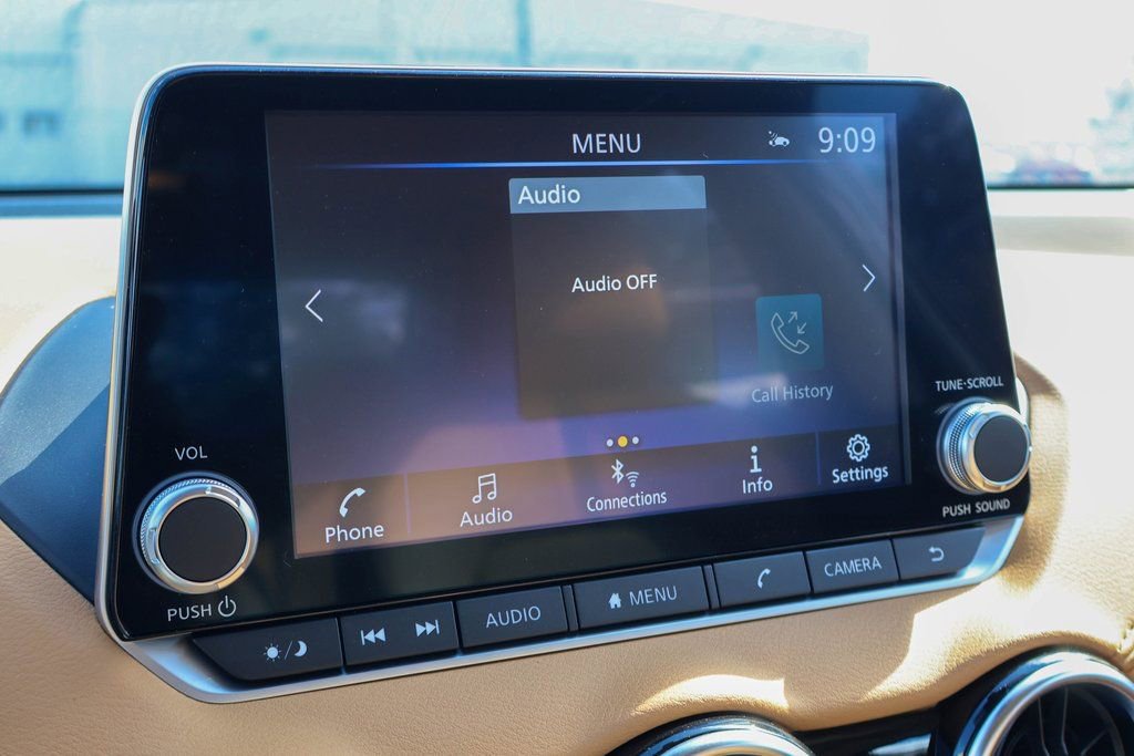 New 2025 Nissan Sentra SV image 3