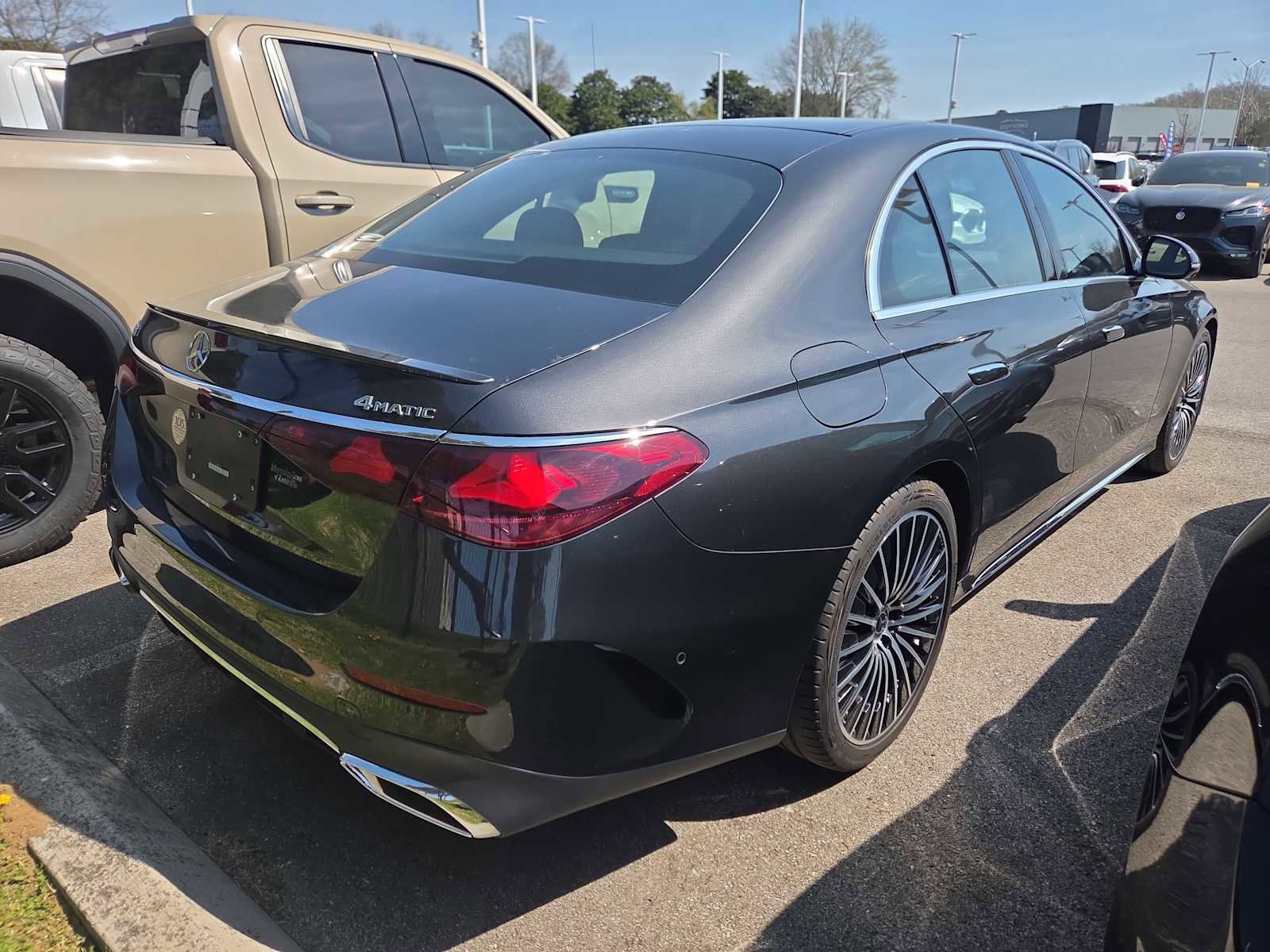 Used 2024 Mercedes-Benz E 350 4MATIC Sedan image 4