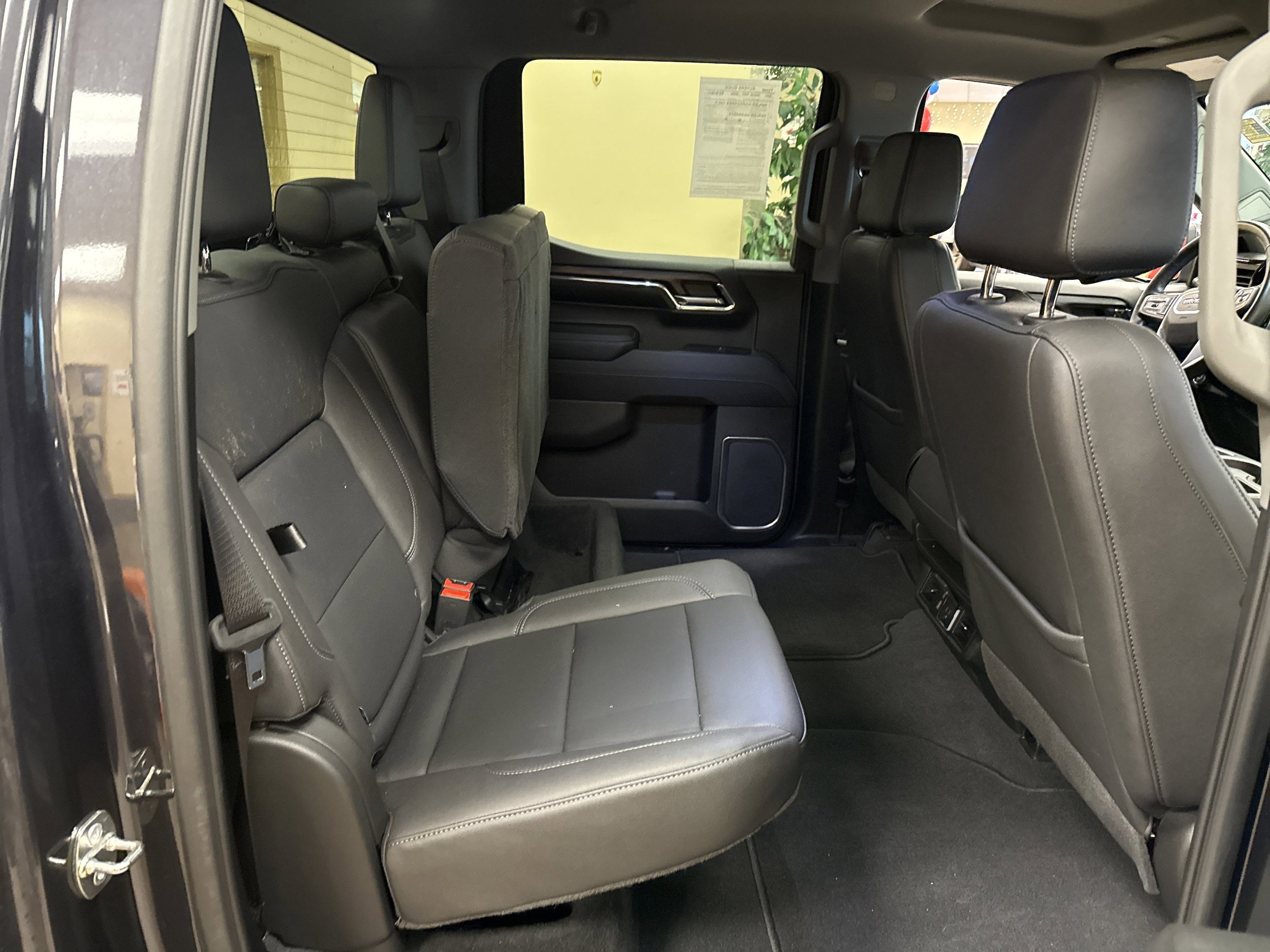 Used 2024 GMC Sierra 1500 SLT AWD/4WD image 13