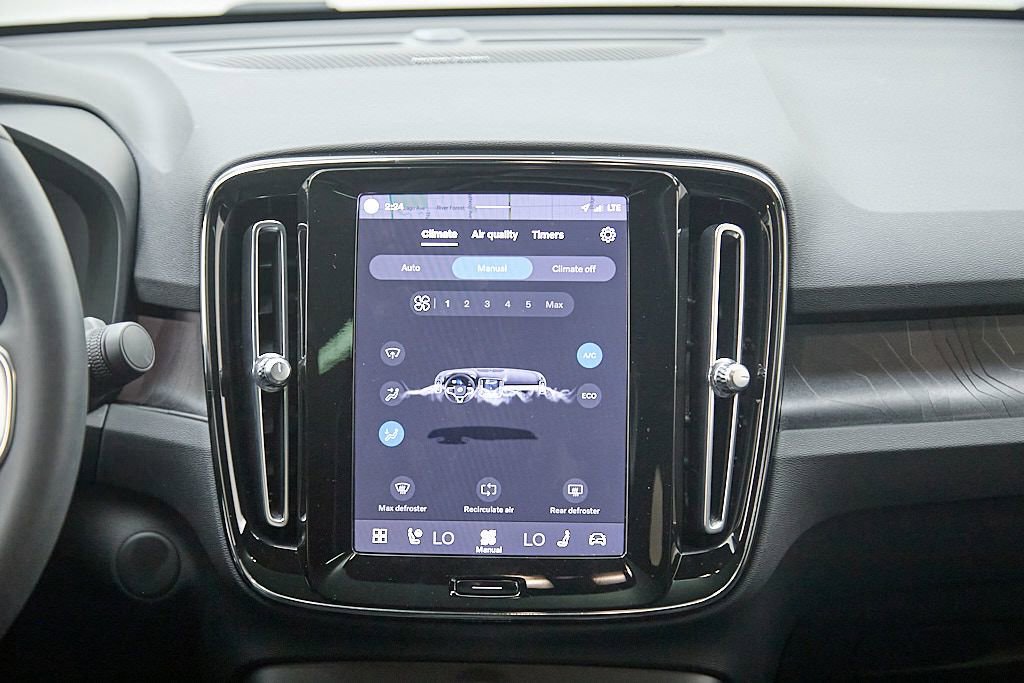 Certified 2023 Volvo C40 P8 Recharge Ultimate image 27