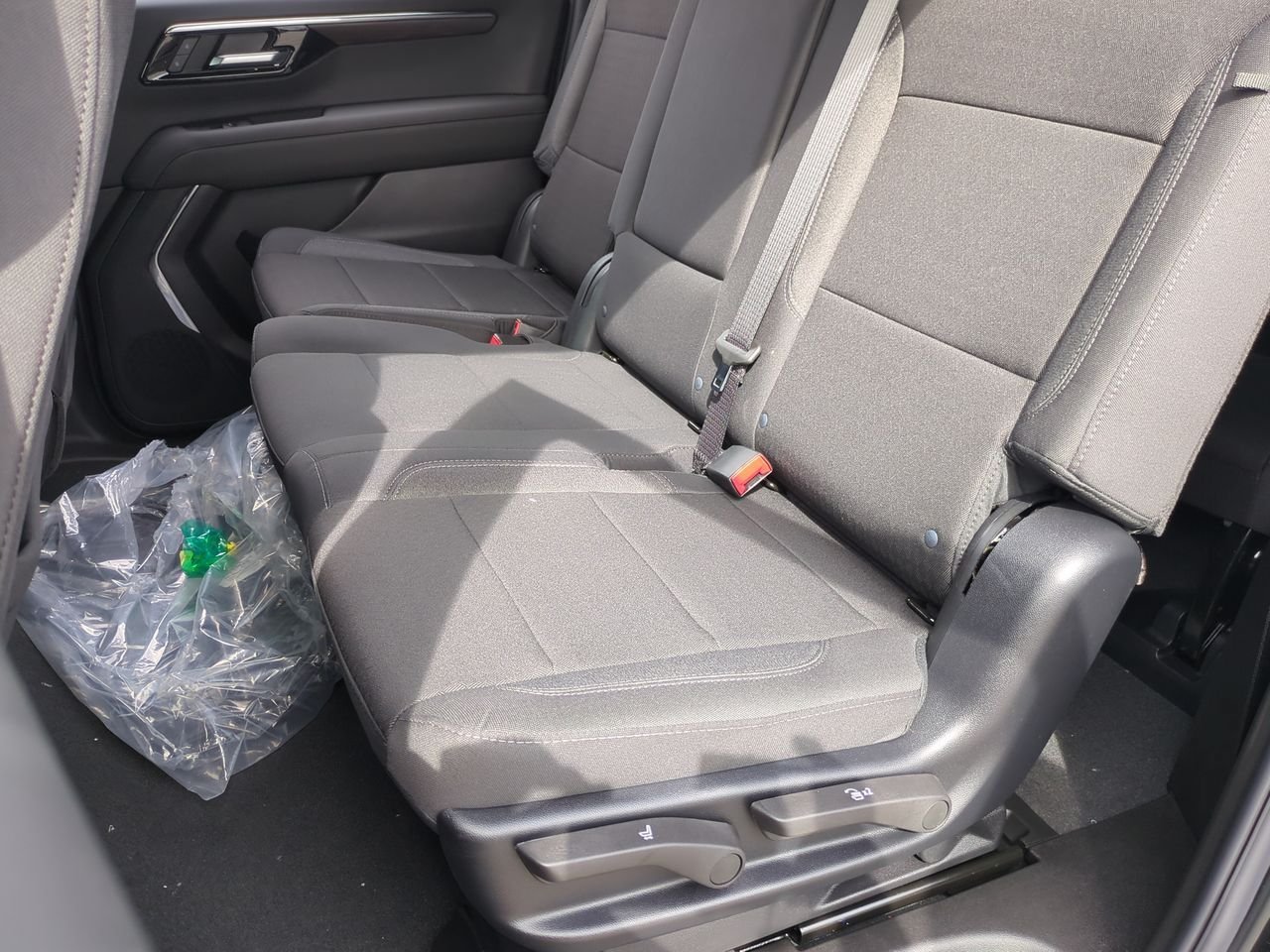 New 2026 Chevrolet Suburban LS w/ LPO, Dark Essentials Package AWD/4WD image 24