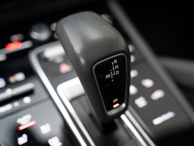 Certified 2020 Porsche Cayenne Turbo AWD/4WD image 27