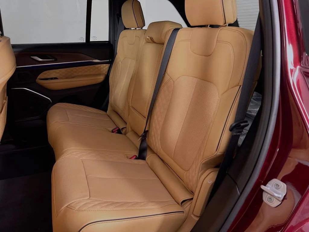 New 2025 Jeep Grand Cherokee Summit w/ Adv Protech Group IV image 25
