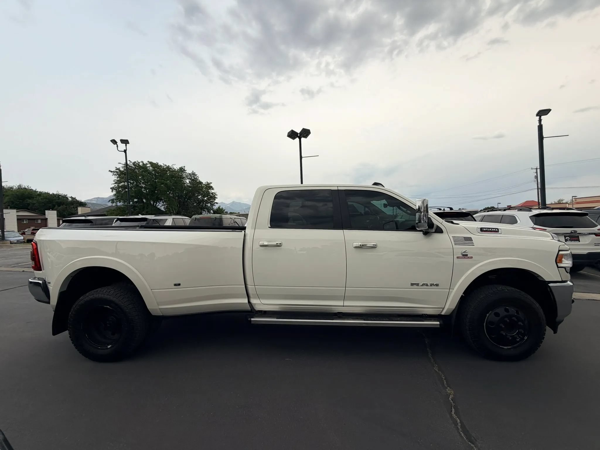 Used 2019 RAM 3500 Laramie AWD/4WD image 3