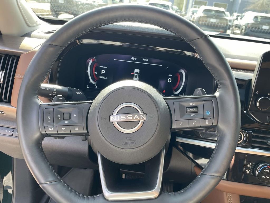 Used 2024 Nissan Pathfinder Platinum AWD/4WD image 21