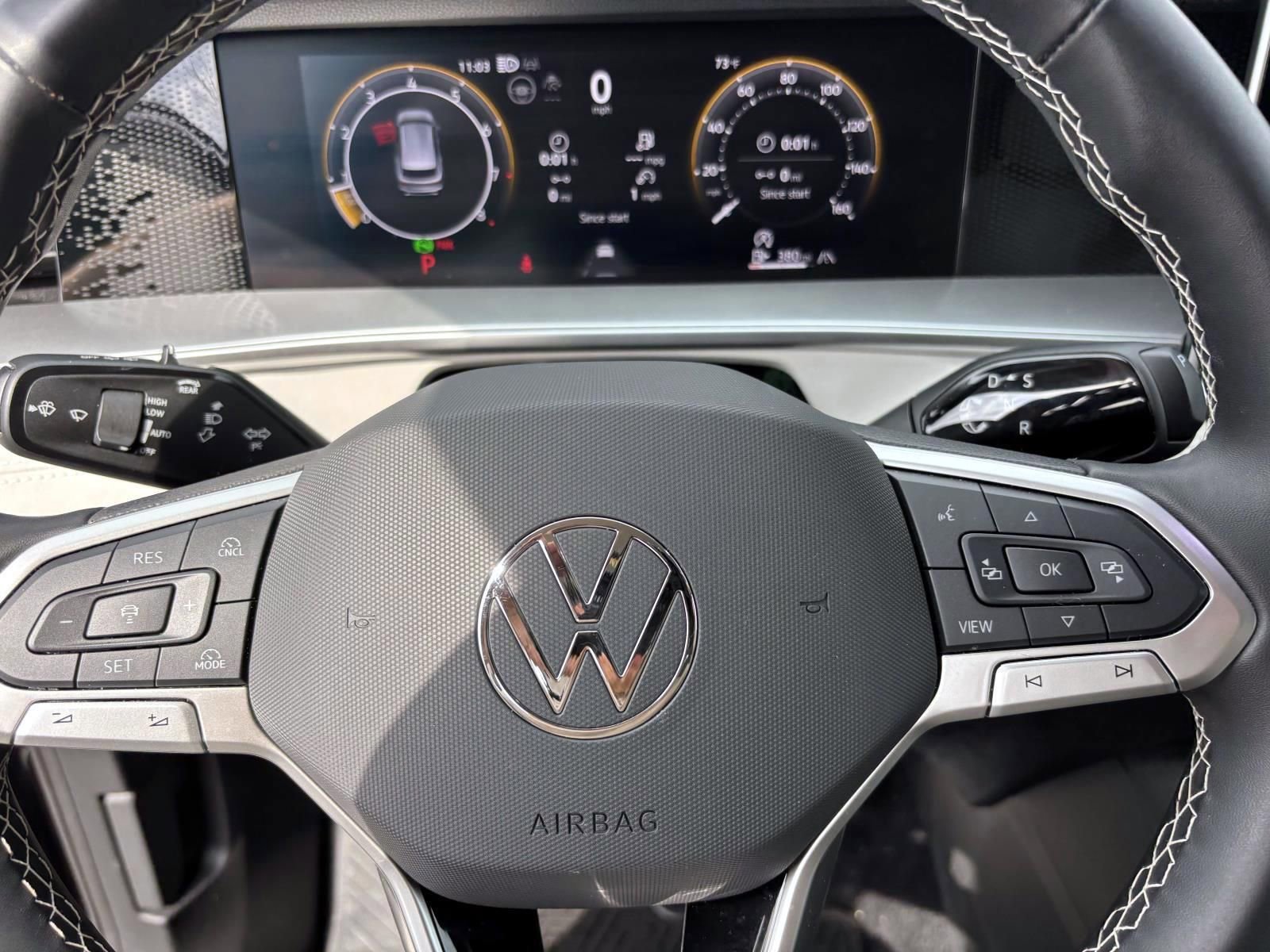 Certified 2025 Volkswagen Tiguan SE AWD/4WD image 16