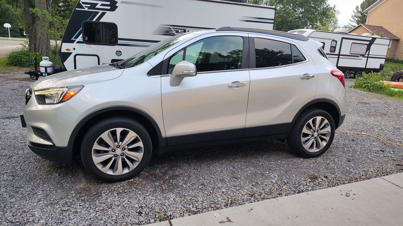Used 2018 Buick Encore Preferred AWD/4WD image 1