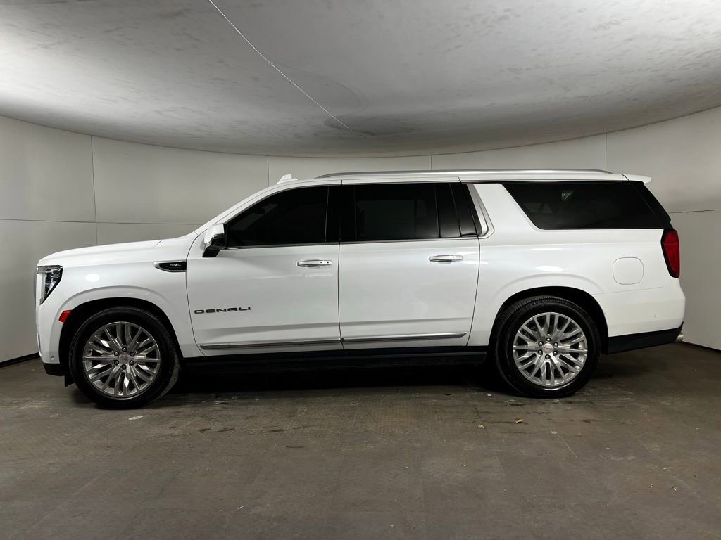 Used 2023 GMC Yukon XL Denali w/ Denali Reserve Package image 2
