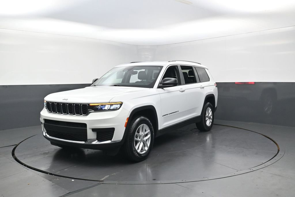 Used 2023 Jeep Grand Cherokee L Laredo RWD image 7