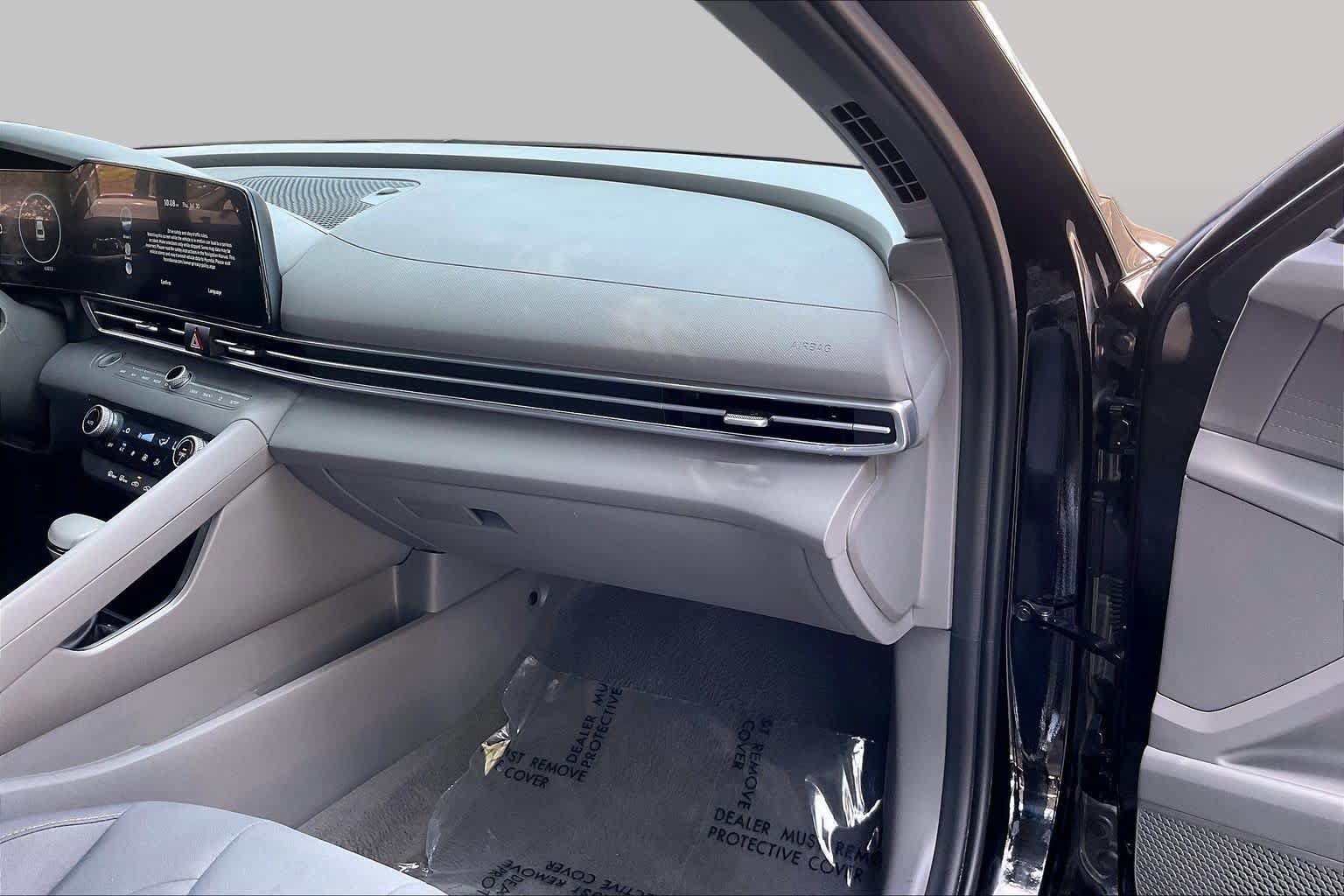 Certified 2024 Hyundai Elantra SEL FWD image 18