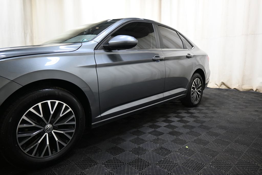 Used 2019 Volkswagen Jetta R-Line image 9