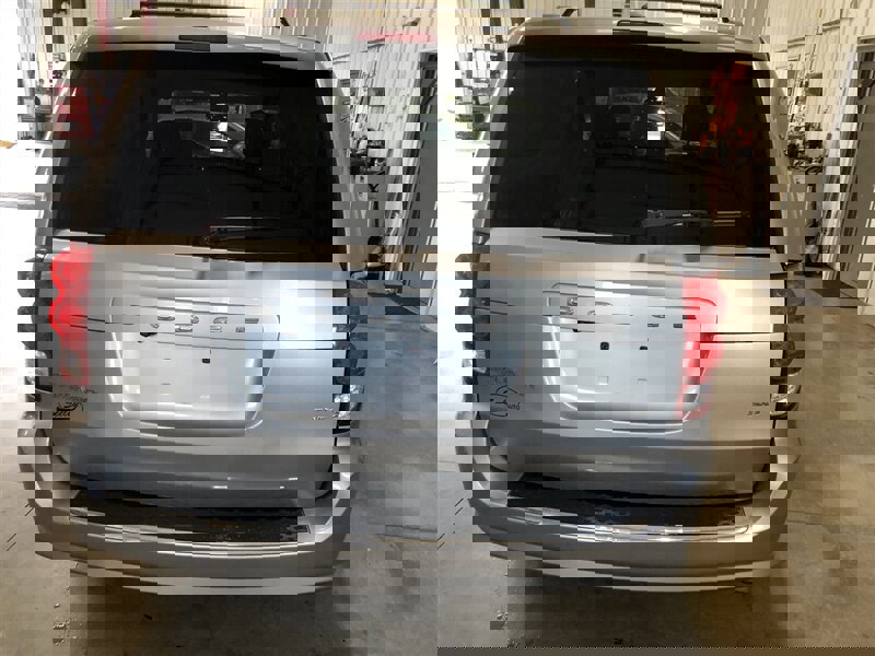 Used 2020 Dodge Grand Caravan SXT image 26