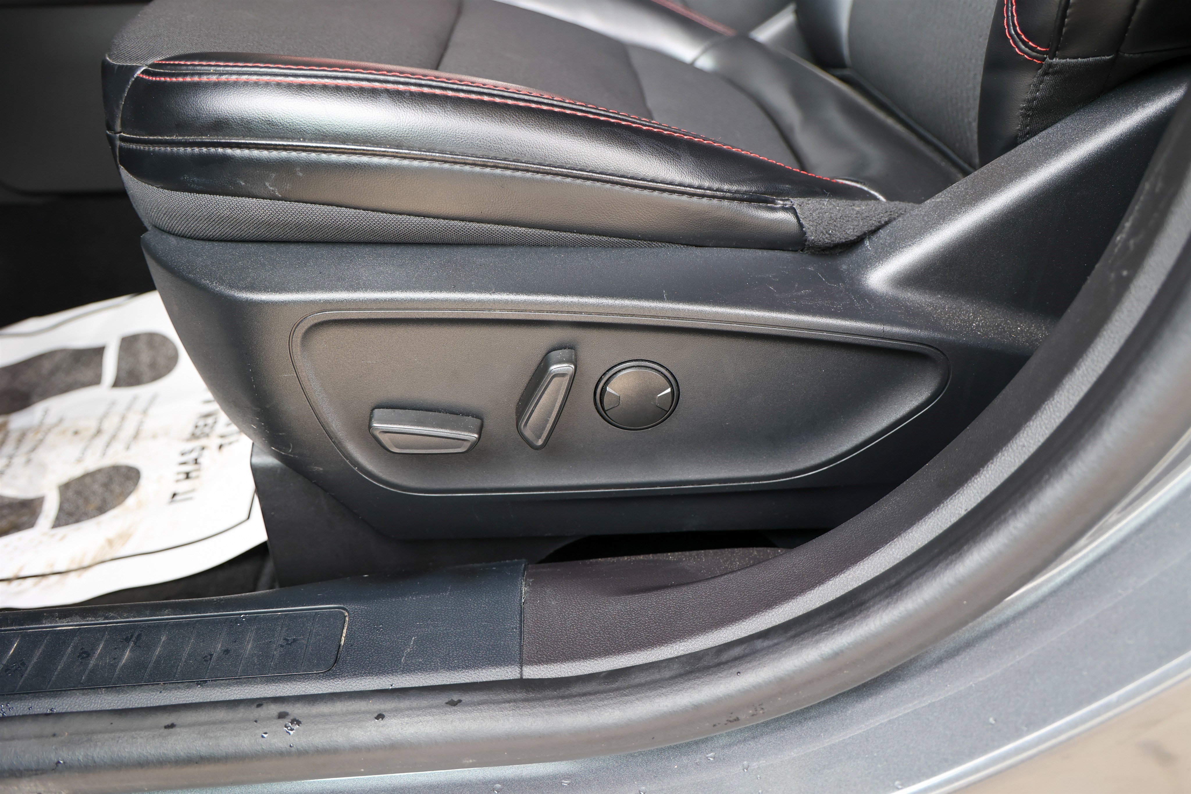 Used 2024 Ford Escape ST-Line image 39