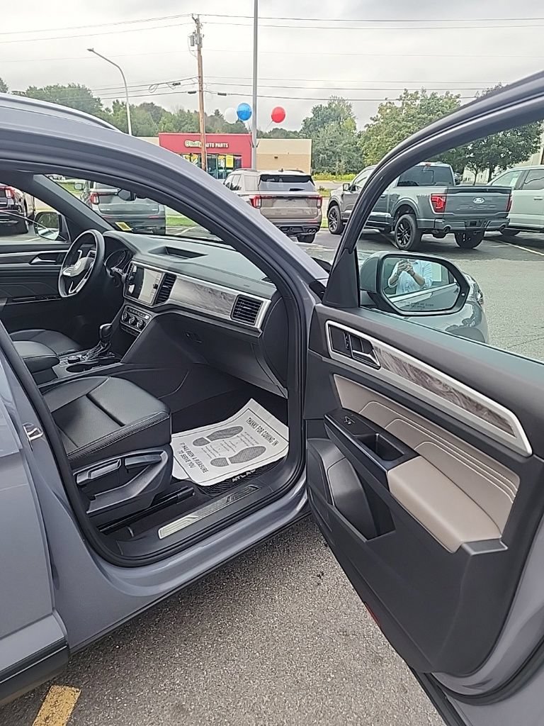 Used 2021 Volkswagen Atlas Cross Sport SE w/ Panoramic Sunroof Package AWD/4WD image 14
