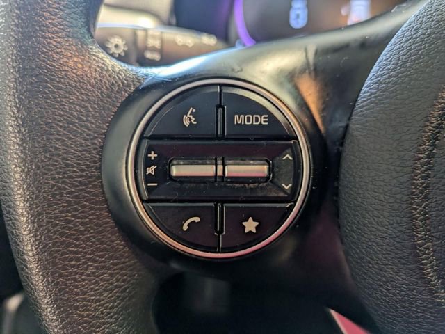 Used 2025 Kia Soul LX w/ LX Technology Package FWD image 19