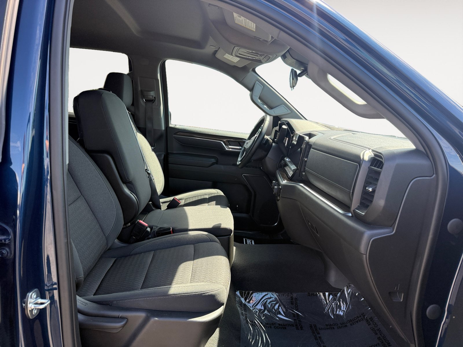 Used 2023 Chevrolet Silverado 1500 LT AWD/4WD image 19