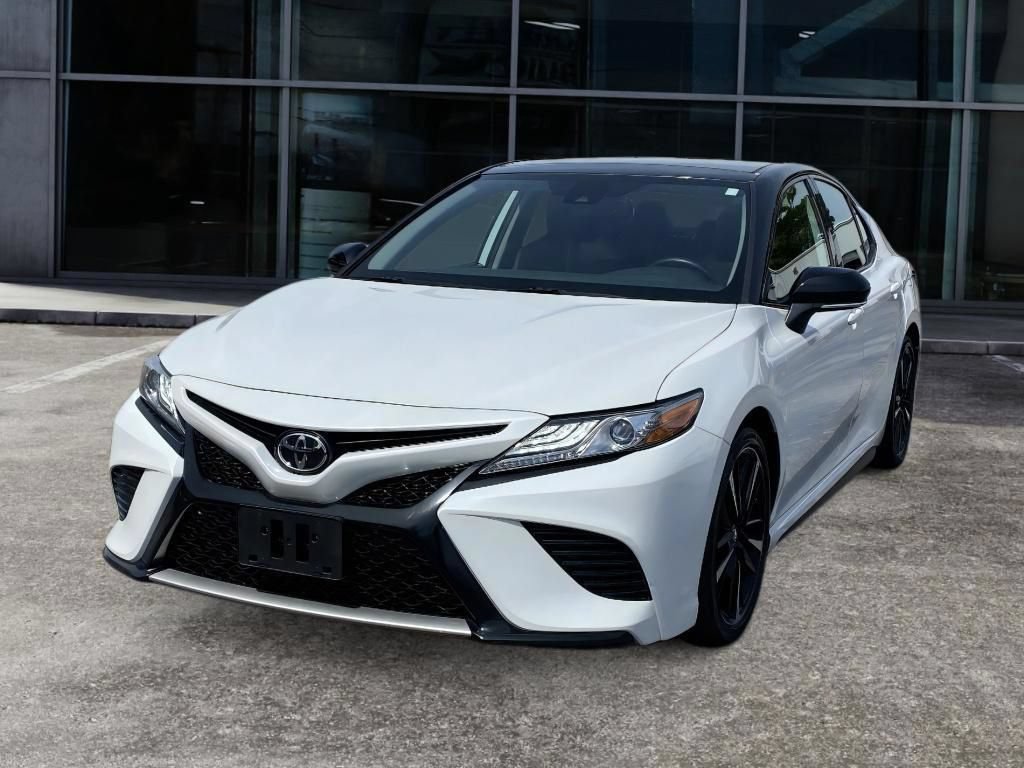 Used 2019 Toyota Camry XSE FWD image 3