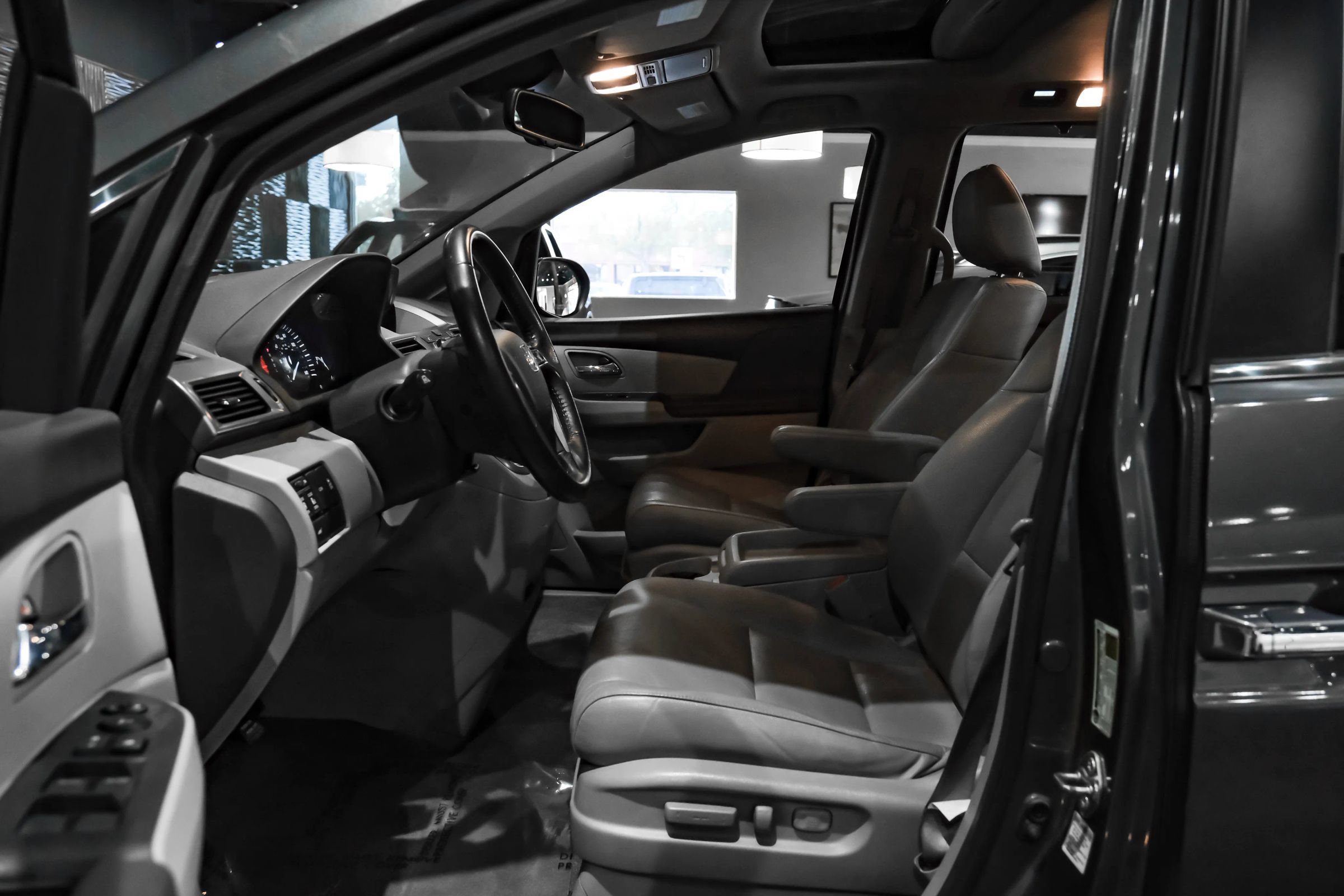 Used 2017 Honda Odyssey EX-L image 4