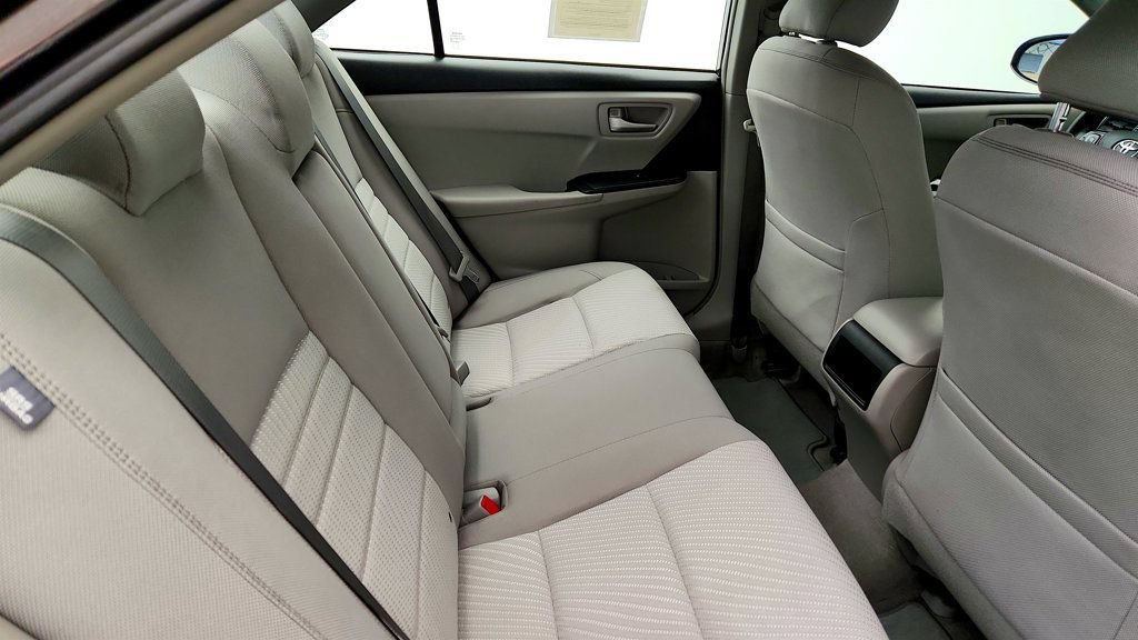 Used 2015 Toyota Camry LE FWD image 22