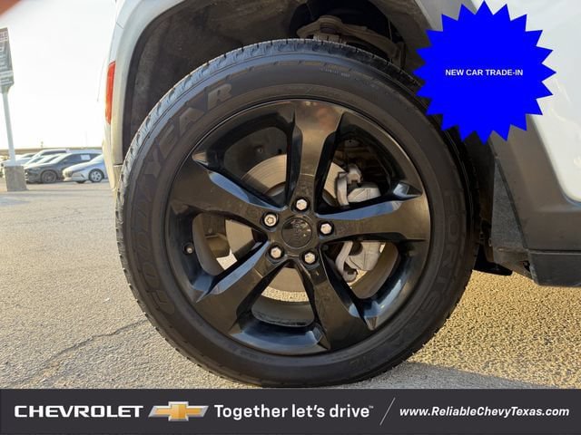 Used 2023 Jeep Grand Cherokee Limited w/ Black Appearance Package AWD/4WD image 10