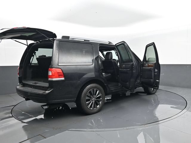 Used 2015 Lincoln Navigator 2WD image 36