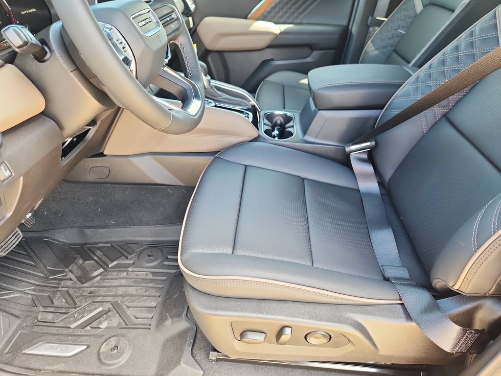 New 2026 GMC Canyon Denali AWD/4WD image 4
