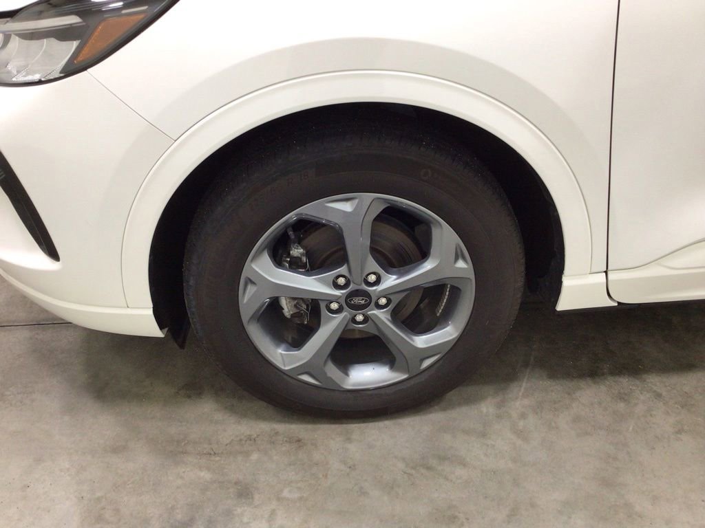 Used 2023 Ford Escape ST-Line w/ Tech Pack #1 AWD/4WD image 8