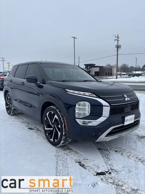 Used 2022 Mitsubishi Outlander SE image 1