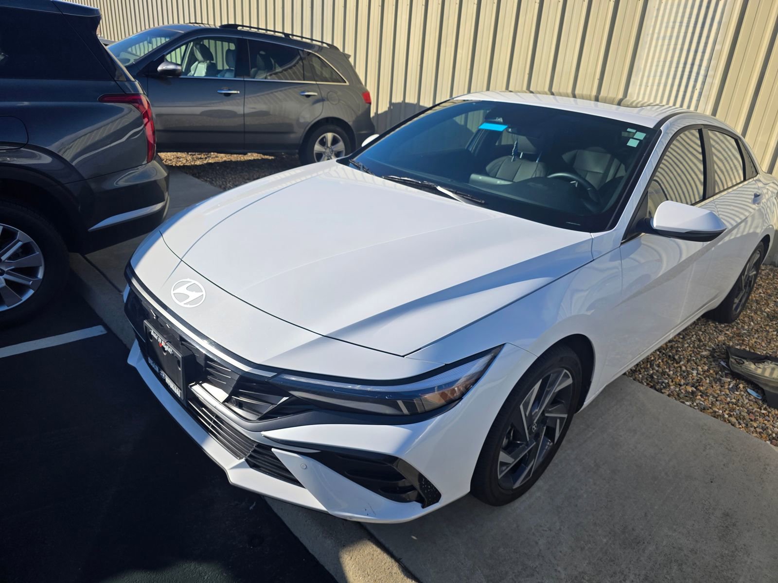 Used 2024 Hyundai Elantra Limited image 1