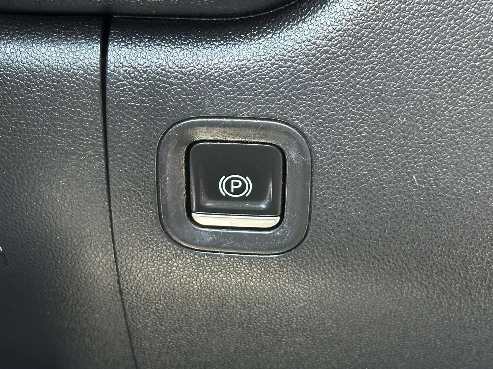 Certified 2022 Chevrolet Silverado 1500 Custom w/ LPO, Dark Essentials Package AWD/4WD image 16