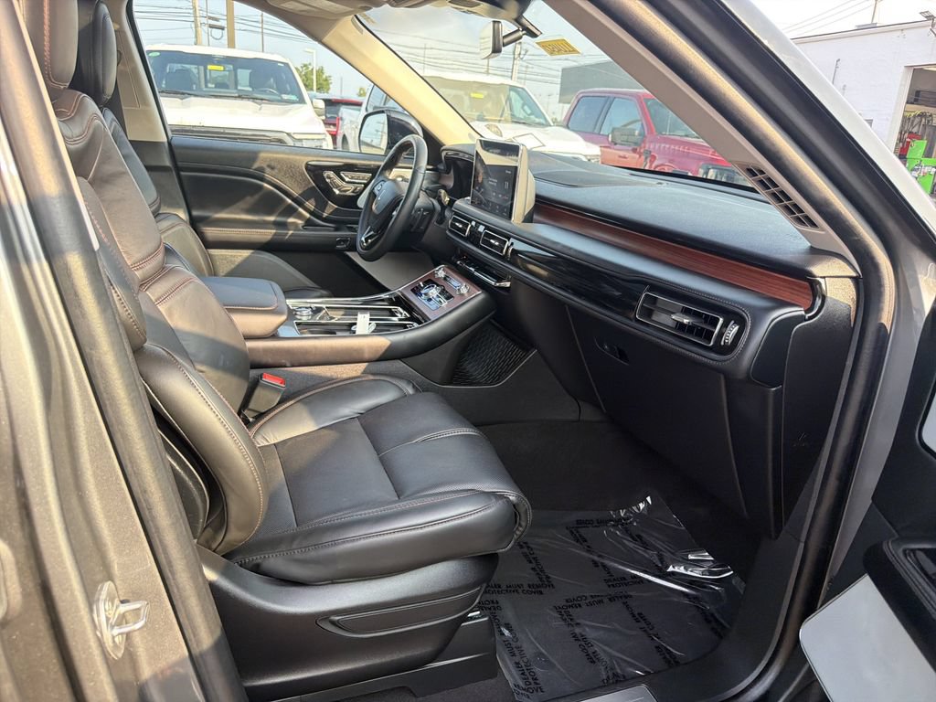 Certified 2023 Lincoln Aviator Grand Touring w/ Equipment Group 301A AWD/4WD image 16