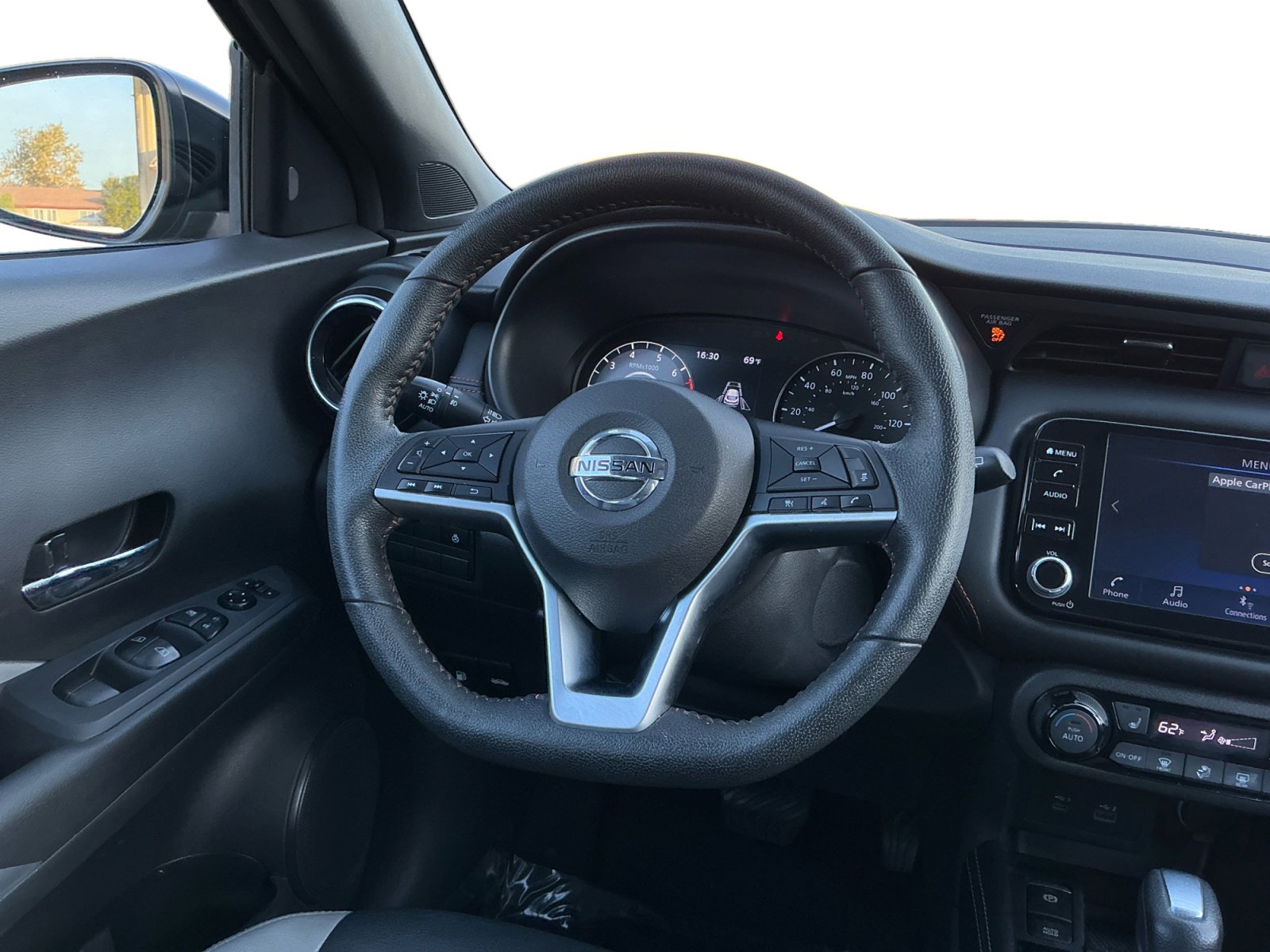 Used 2021 Nissan Kicks SR w/ SR Premium Package image 10