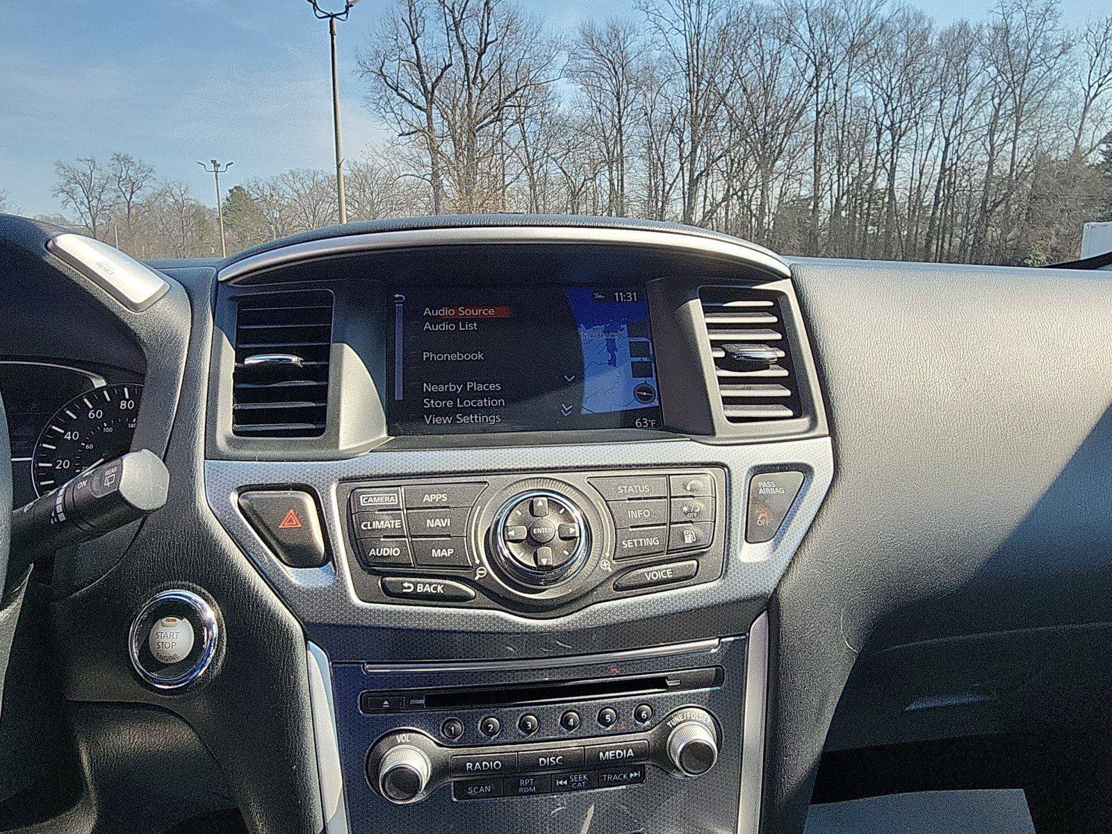 Used 2020 Nissan Pathfinder SL image 17