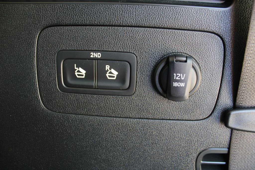 Certified 2024 Kia Sorento LX image 11