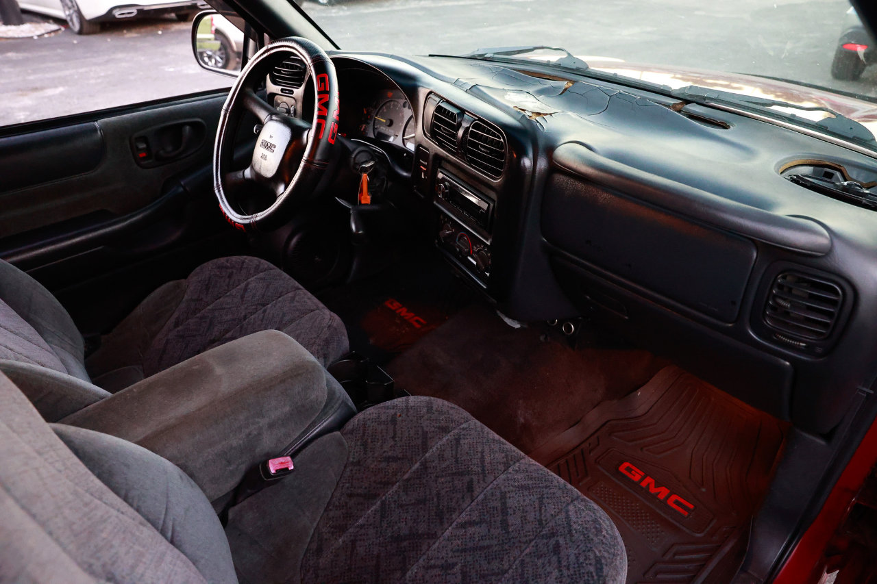 Used 2000 GMC Sonoma SLS w/ SLS Super Spec Pkg 1 image 12